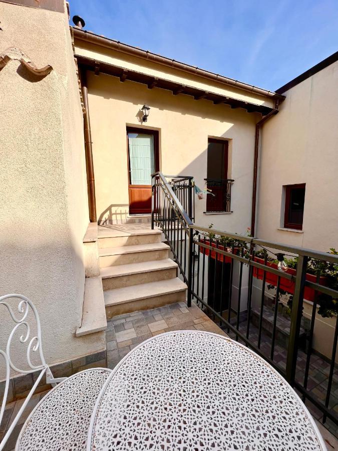 Il Bivacco Del Duomo Bed and Breakfast Λ' Άκουιλα Εξωτερικό φωτογραφία